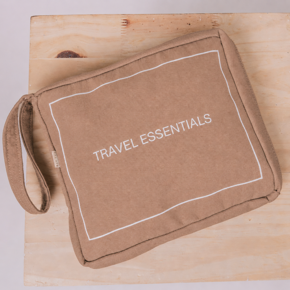 Necessaire organizadora para documentos Travel Essentials caramelo em algodão natural Bag2Go