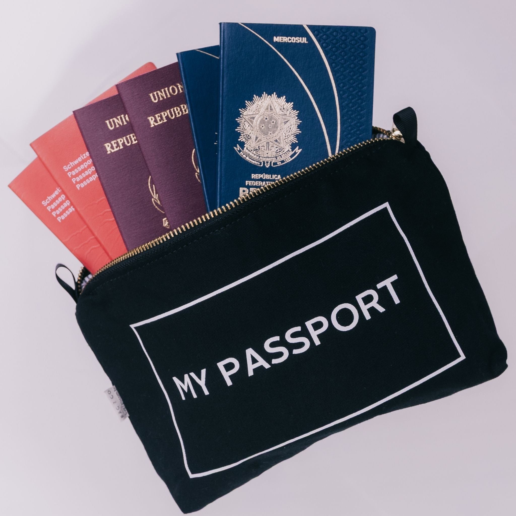 Necessaire Organizadora para Passaporte Buenos Aires - Preto