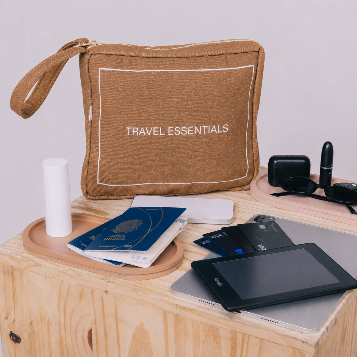 Necessaire organizadora para documentos Travel Essentials caramelo em algodão natural Bag2Go