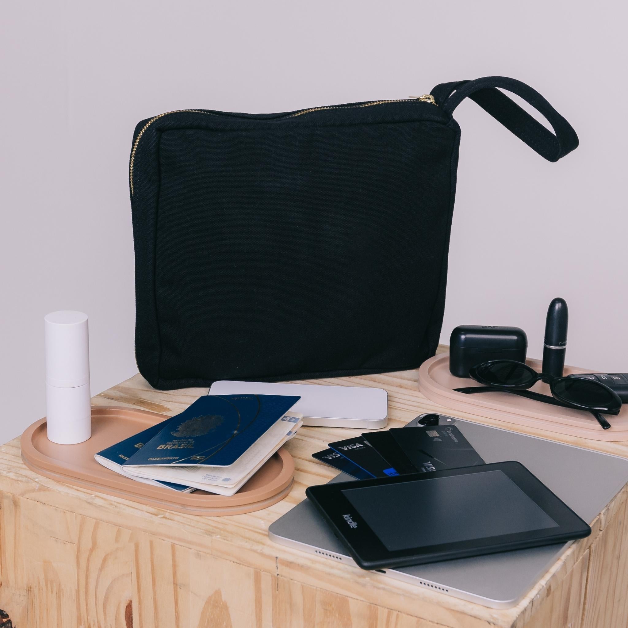 Porta documentos de viagem Travel Essentials preto Bag2Go

